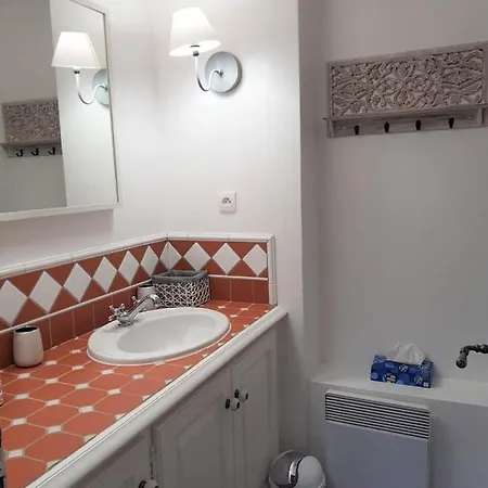 Holiday home Maison Au Bord De L'Eau