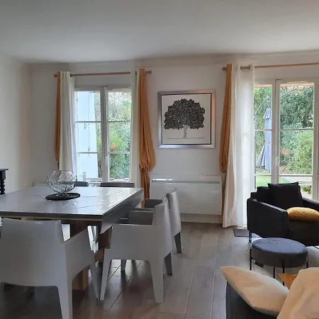 Holiday home Maison Au Bord De L'Eau