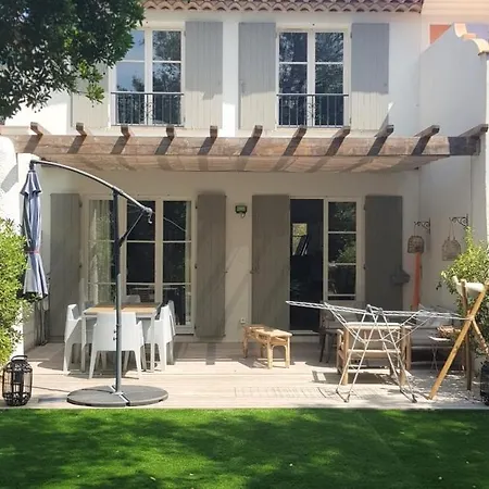 Maison Au Bord De L'Eau