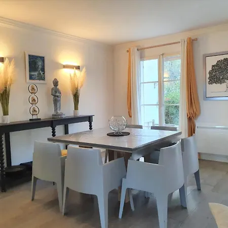 Maison Au Bord De L'Eau