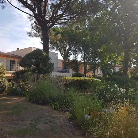 Maison Au Bord De L'Eau Grimaud